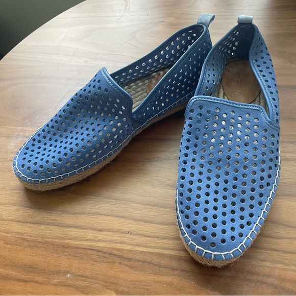 bill blass Sutton Perforated Espadrille Flat 8 - Picture 2 of 6